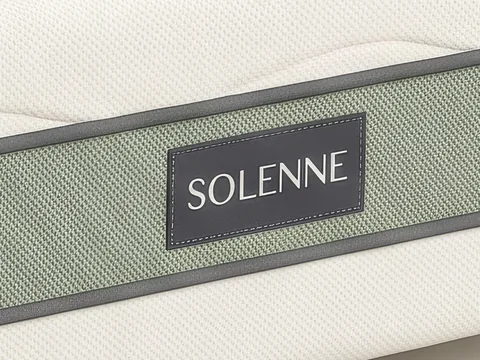 Label crop from master packshot