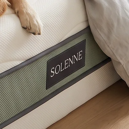 Close-up: label pushed to the corner